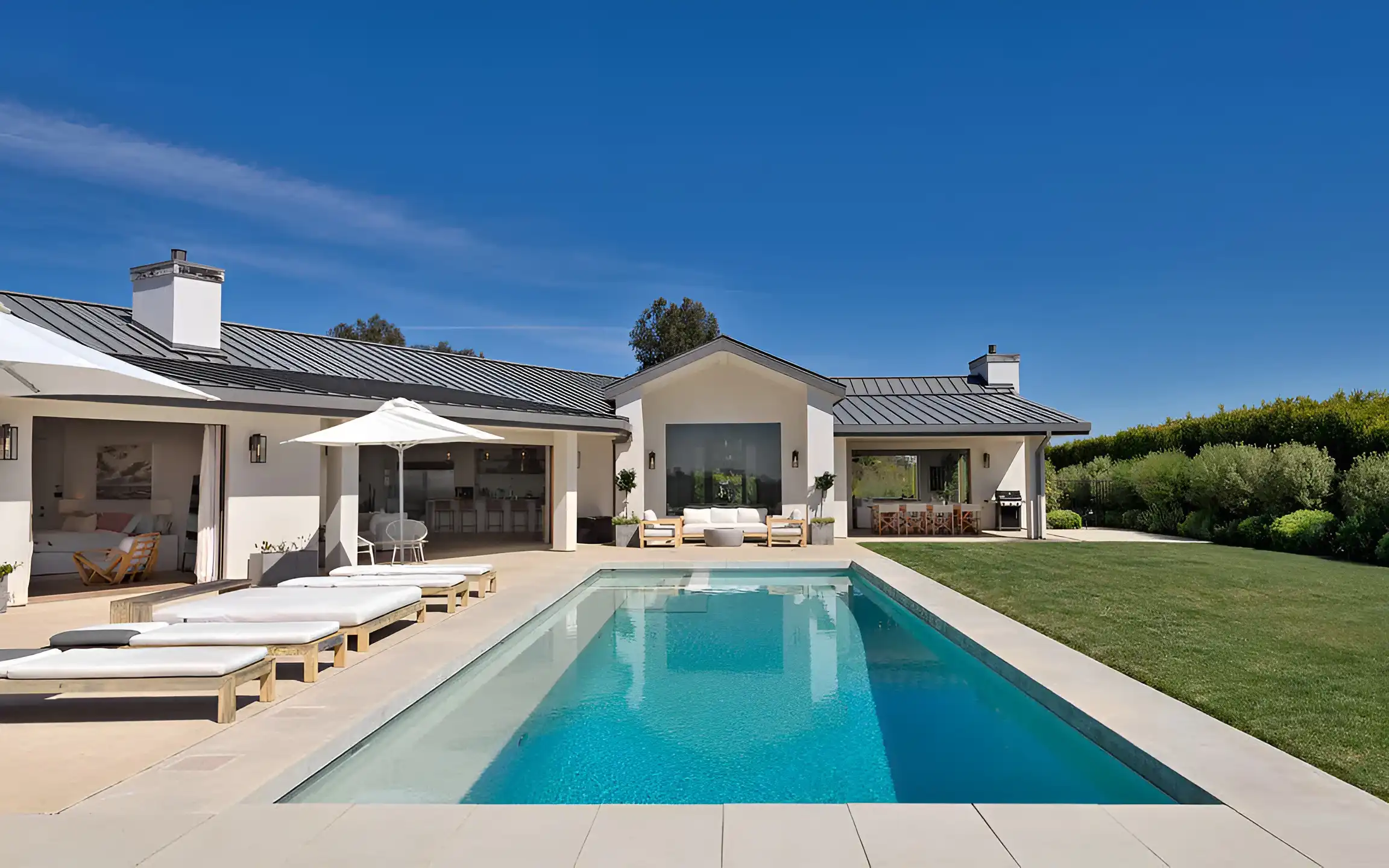 1031 Exchange Intermediary vs Escrow Company: What Every Investor Should Know